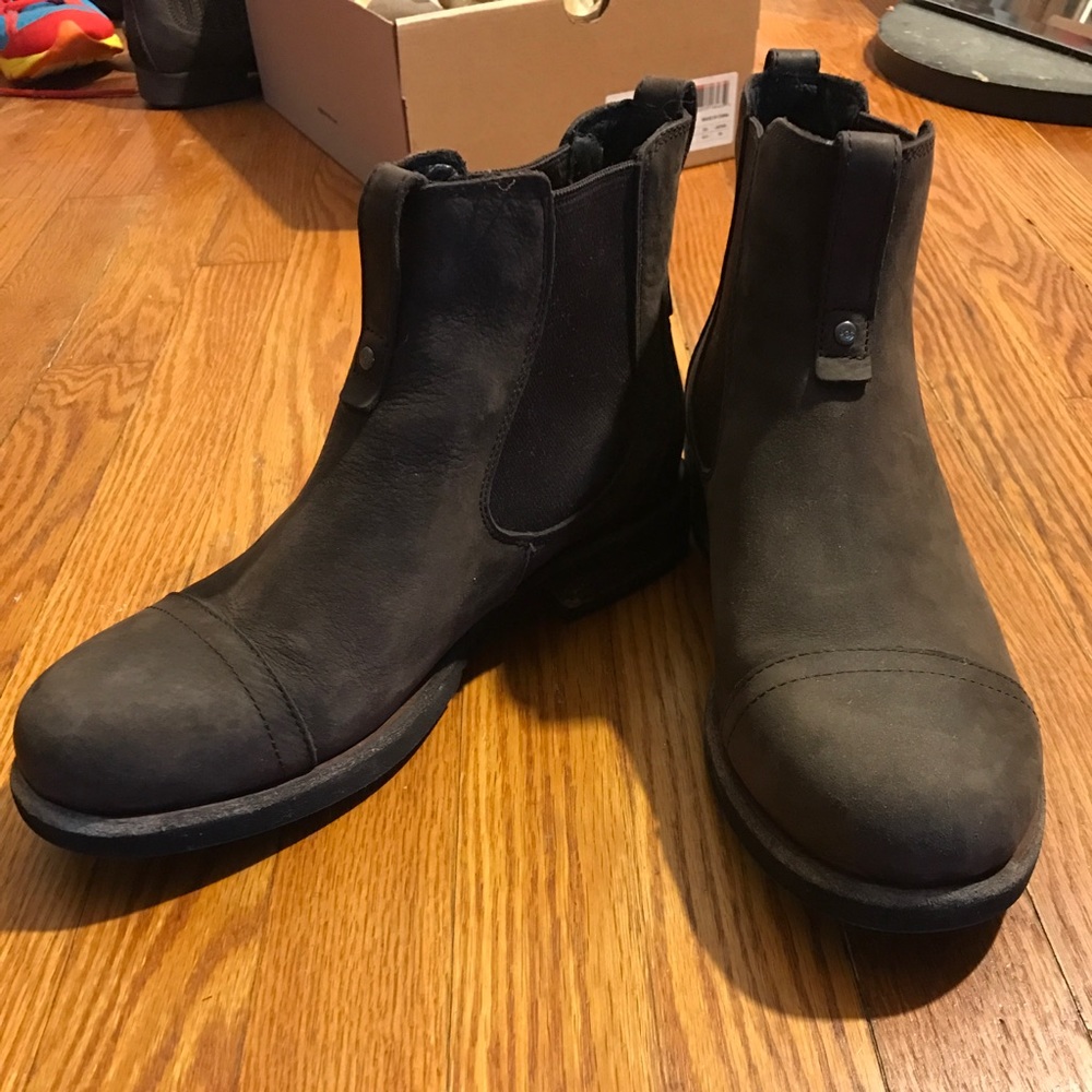 UGG Gallion Chelsea Boot